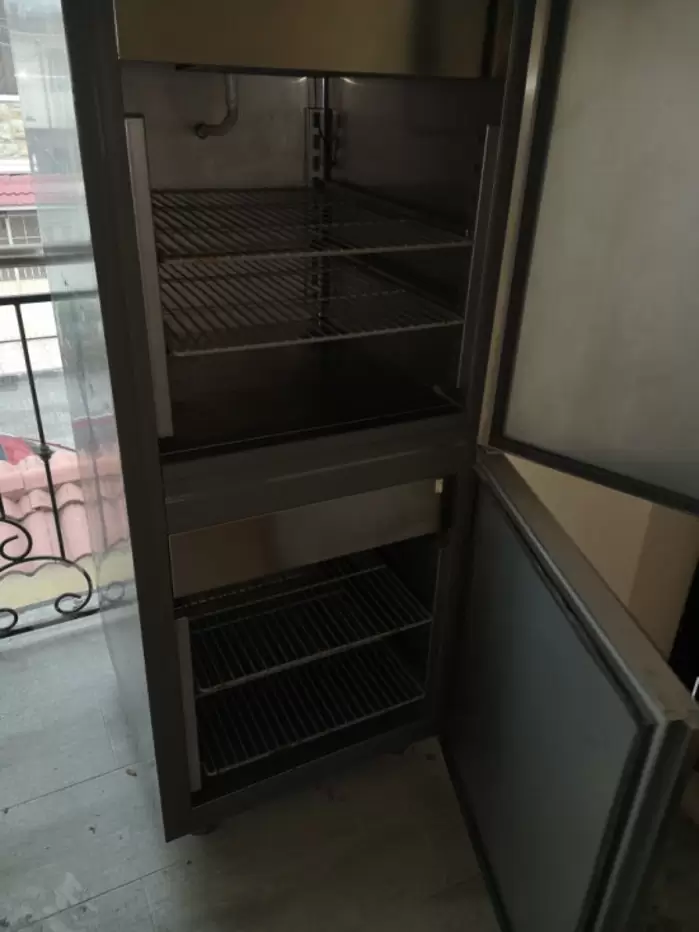 $ 900 Vendo congelador industrial para restaurantes